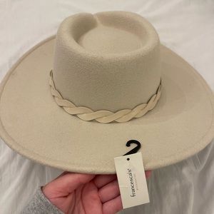 NWT velvet hat